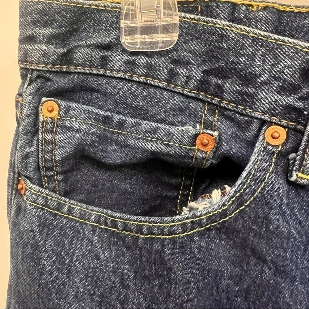 LEVI'S 505 Jeans 100% cotton medium wash size 40 30